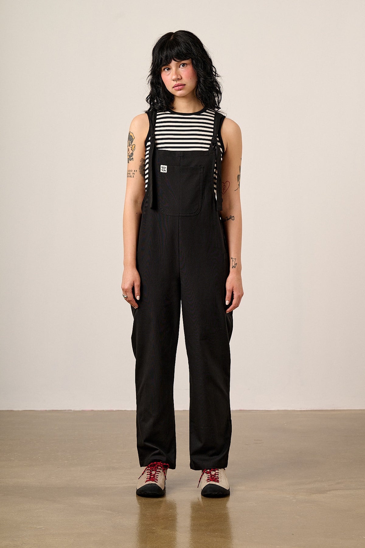 Una - Cropped Straight Leg Dungarees Organic Cotton in Black