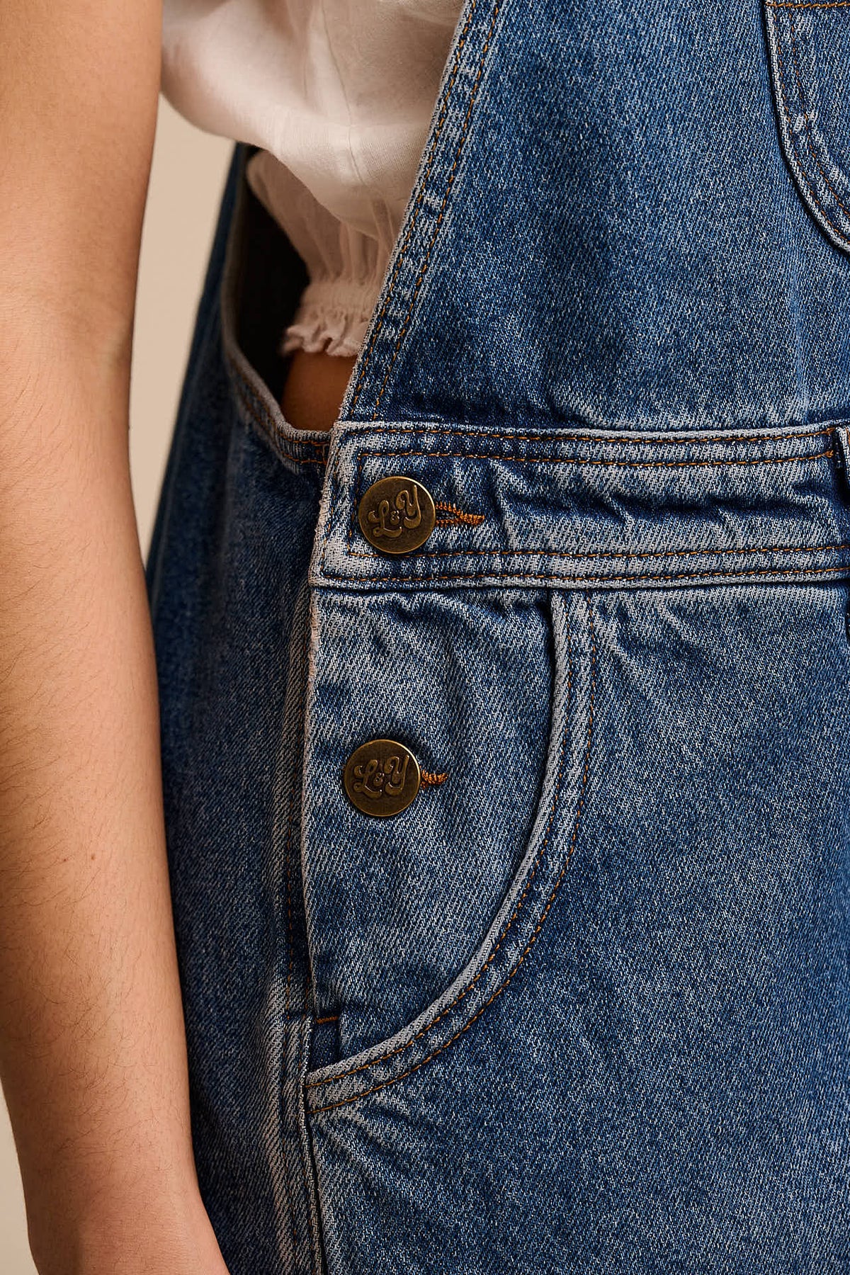 Toluca - Barrel Leg Dungarees Organic Cotton Denim in Vintage Wash