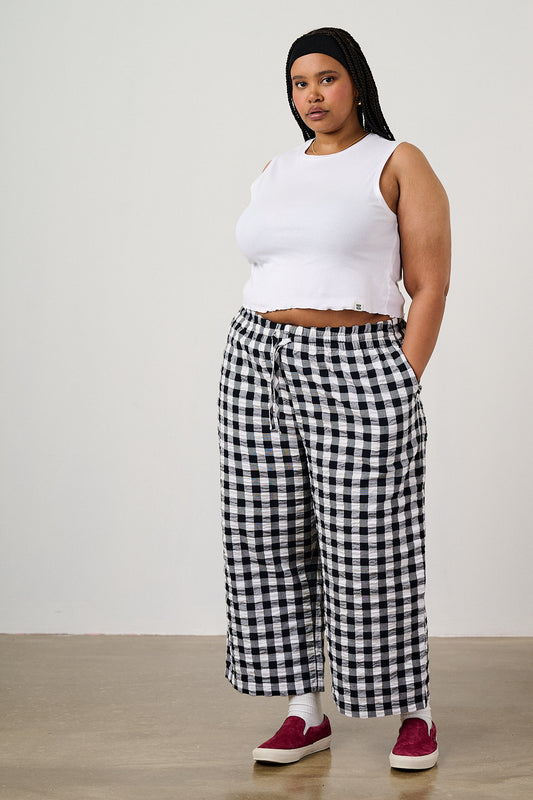 Chuck - Wide Leg Trousers Organic Cotton Seersucker in Black & White Gingham