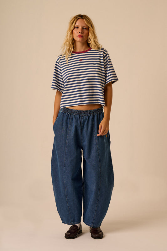 Obregon - Barrel Leg Jeans Organic Cotton Blend Denim in Mid Wash Blue