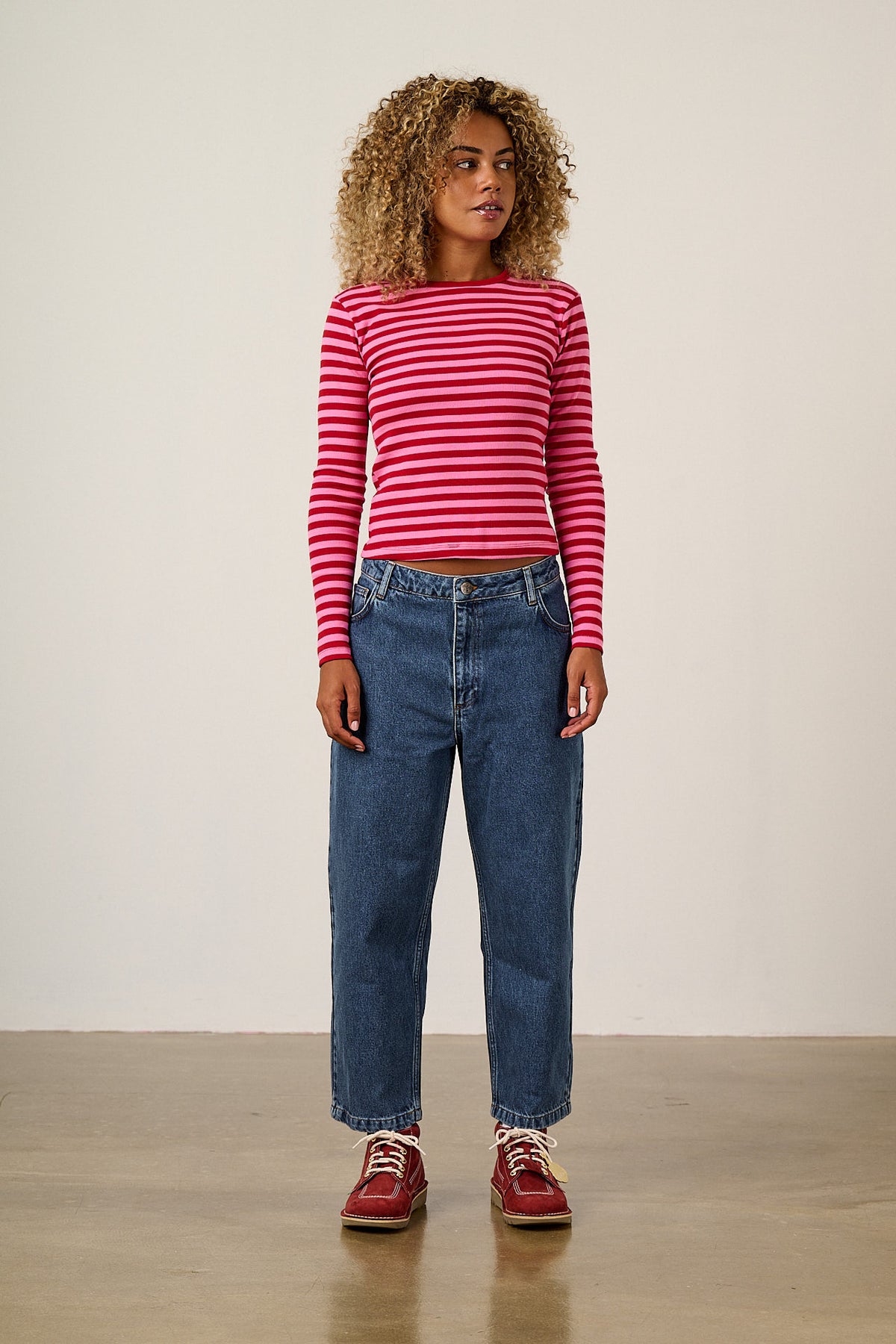 Drew - Cropped Straight Leg Jeans Organic Cotton Denim in Mid Wash Blue