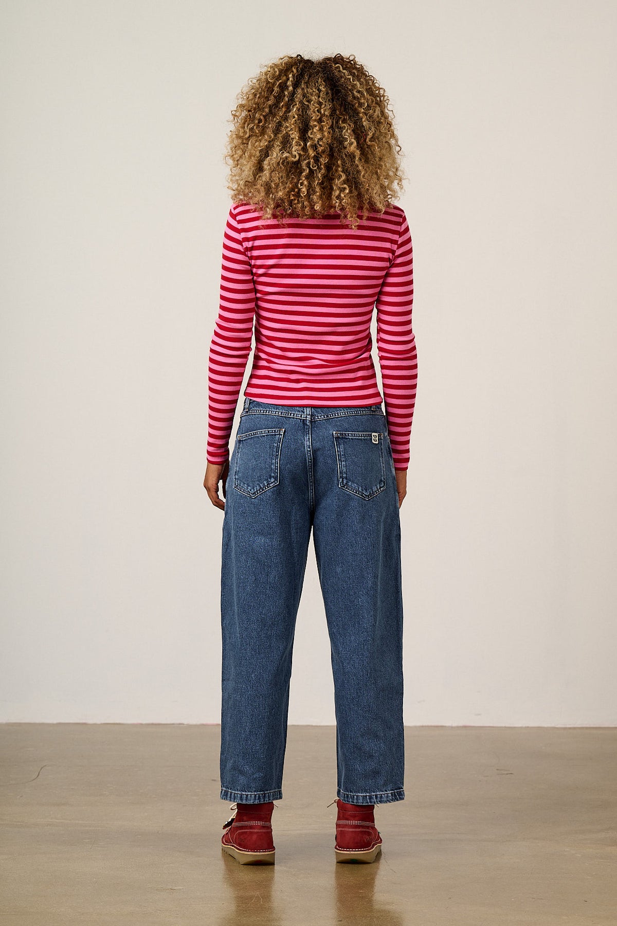 Drew - Cropped Straight Leg Jeans Organic Cotton Denim in Mid Wash Blue