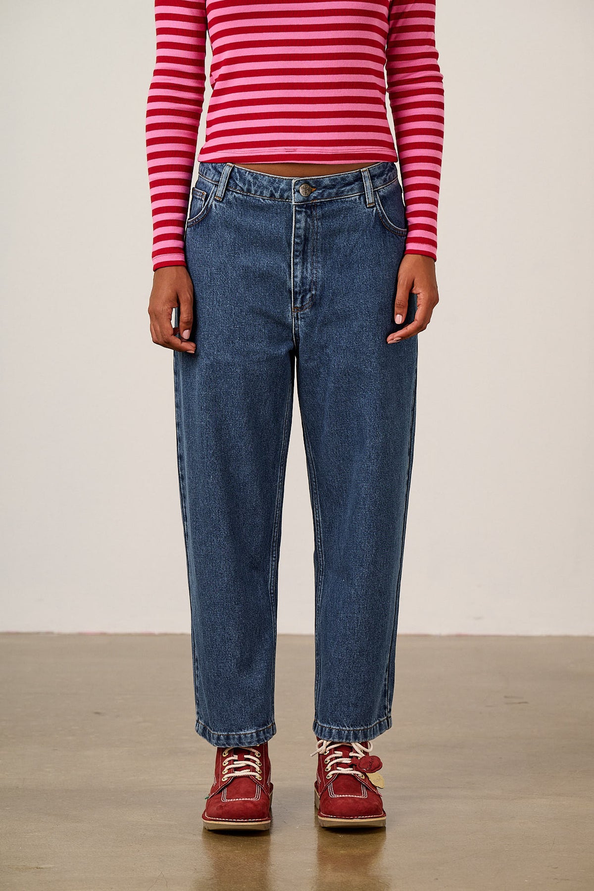 Drew - Cropped Straight Leg Jeans Organic Cotton Denim in Mid Wash Blue