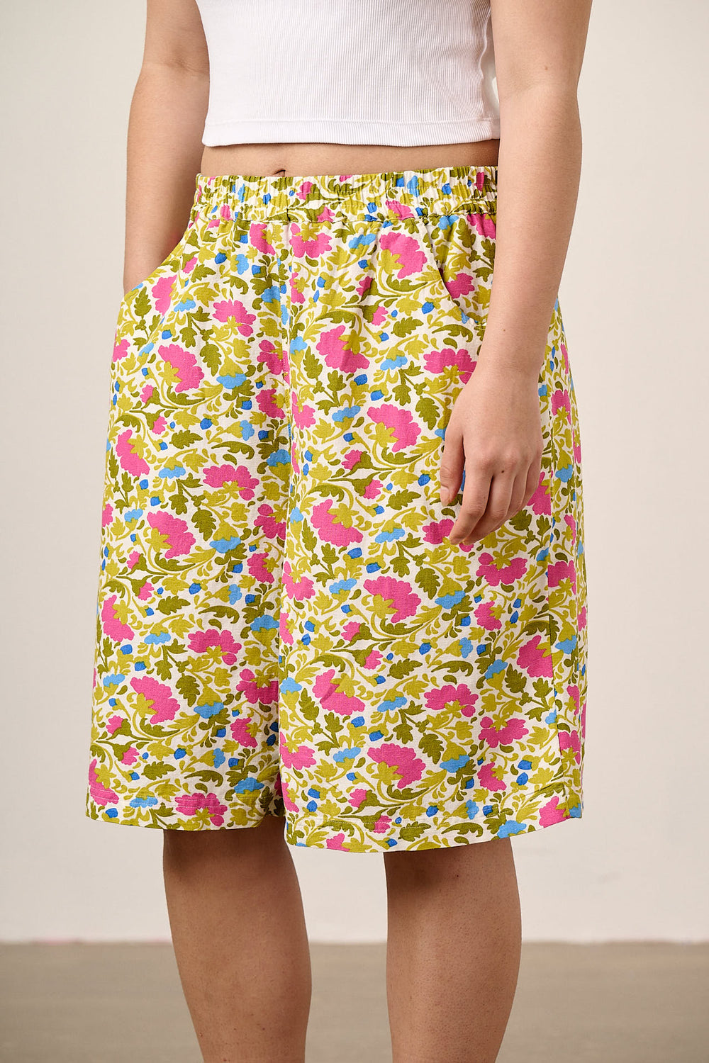 Madero - Knee Length Shorts ECOVERO Viscose Blend in Carnation Print