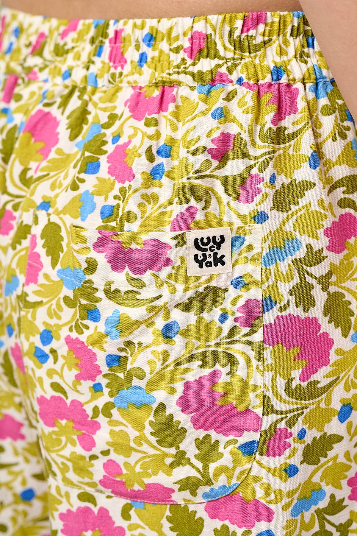 Madero - Knee Length Shorts ECOVERO Viscose Blend in Carnation Print