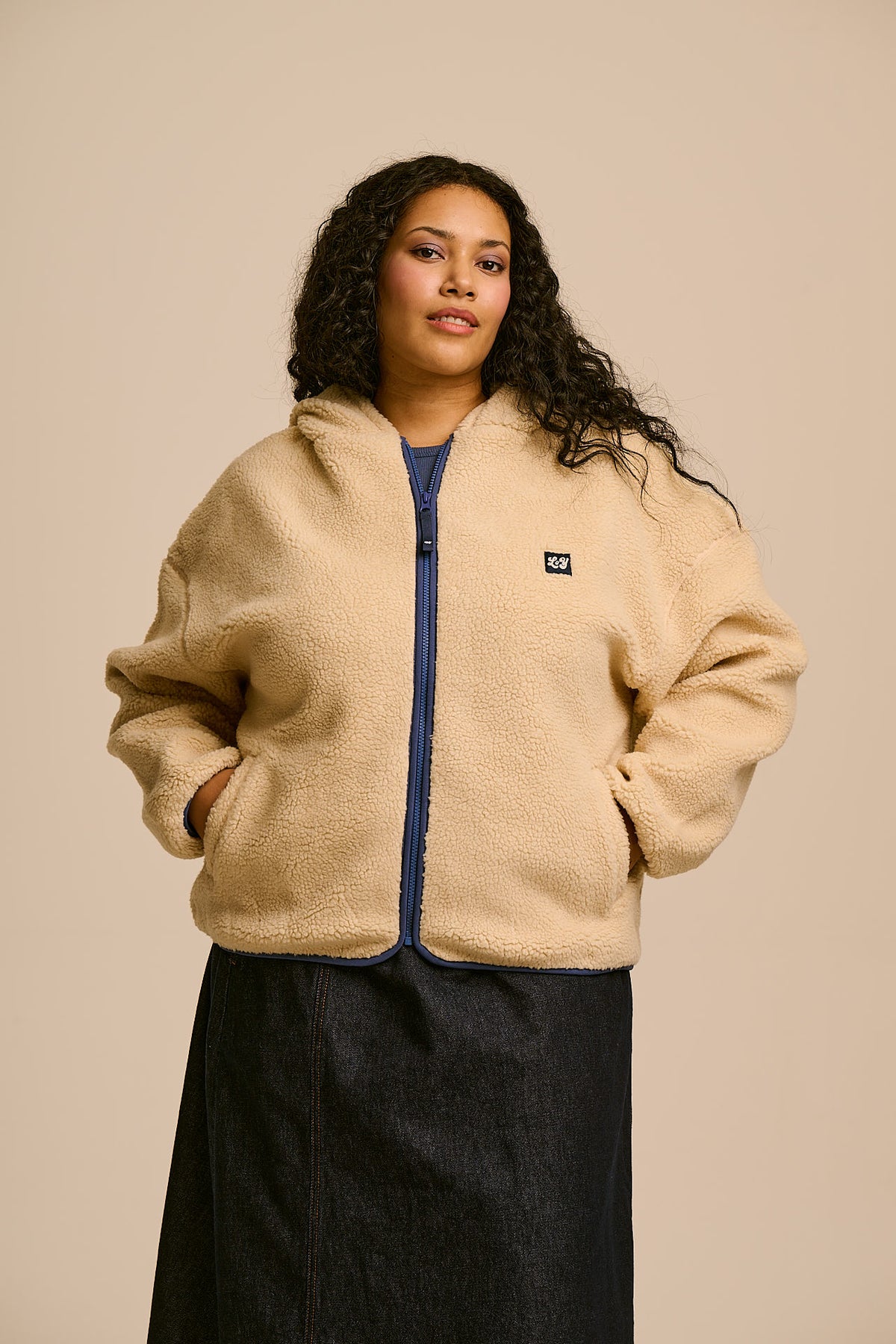 Misha - Borg Fleece Jacket Recycled Polyester in Cream with Navy Lining