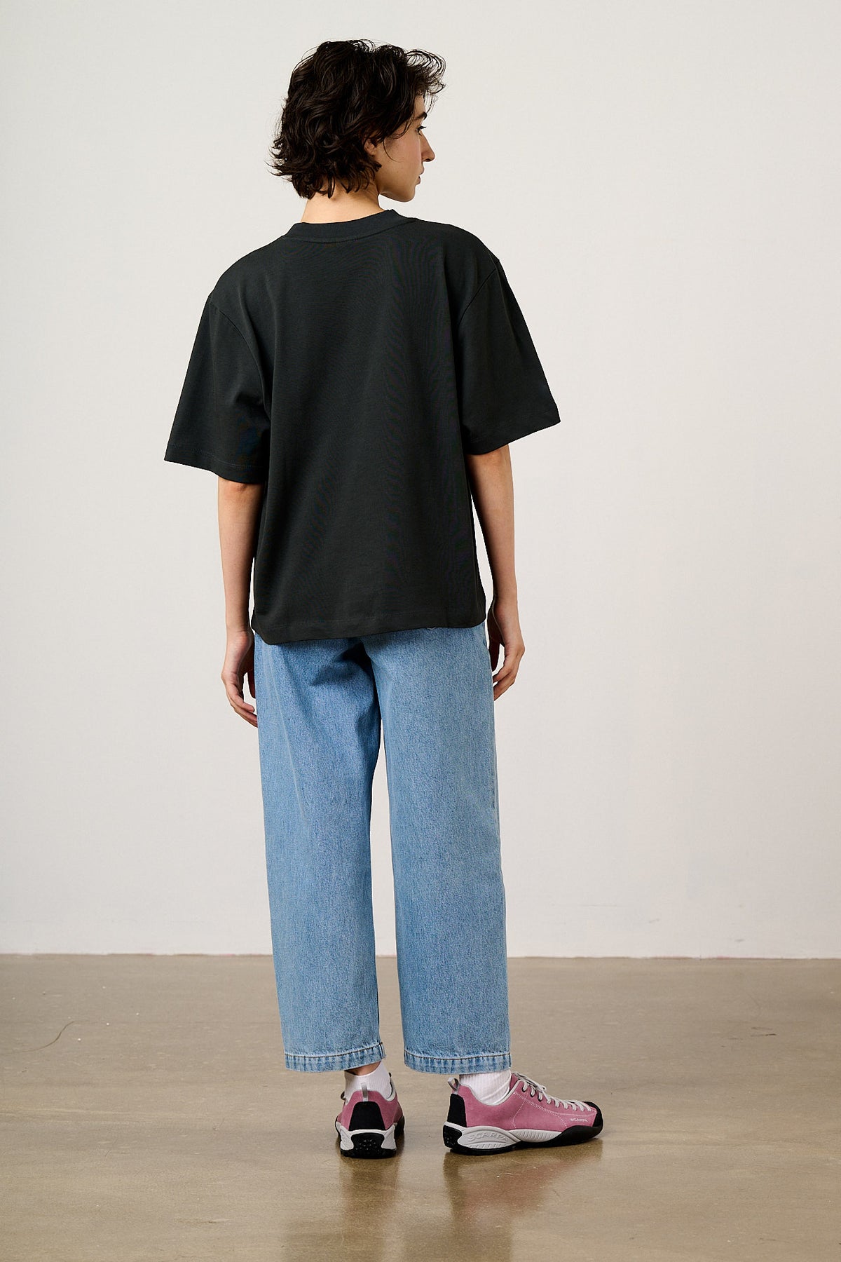 Noa - Boxy T-Shirt Organic Cotton in Charcoal