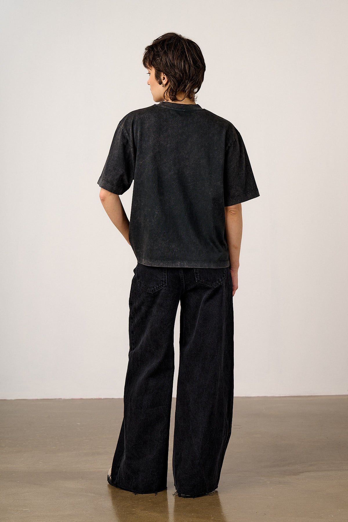 Noa - Boxy T-Shirt Organic Cotton in Washed Black