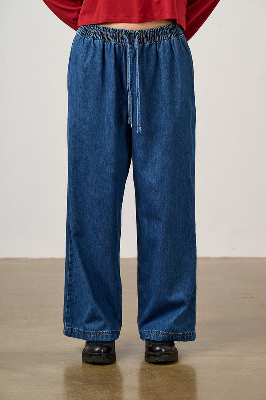 Norris - Wide Leg Jeans Organic Cotton Denim in Mid Wash Blue