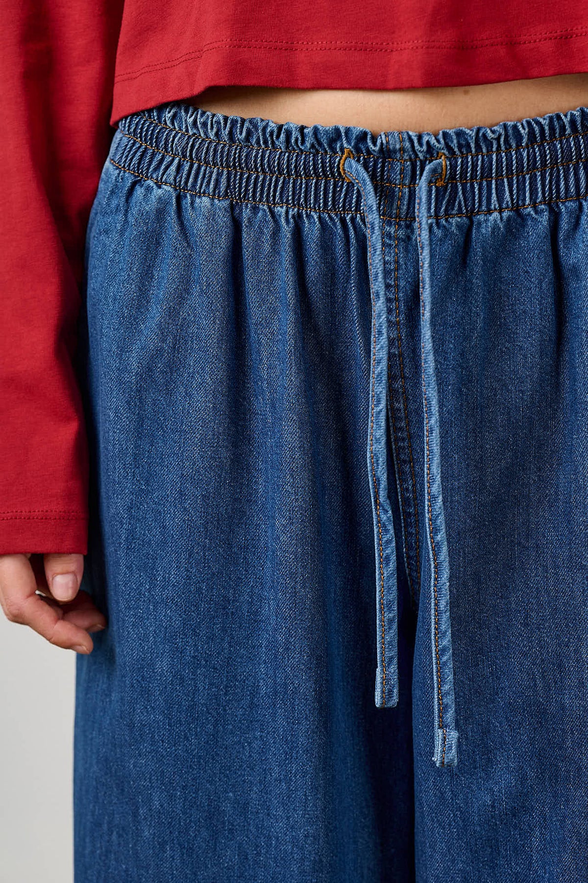 Norris - Wide Leg Jeans Organic Cotton Denim in Mid Wash Blue
