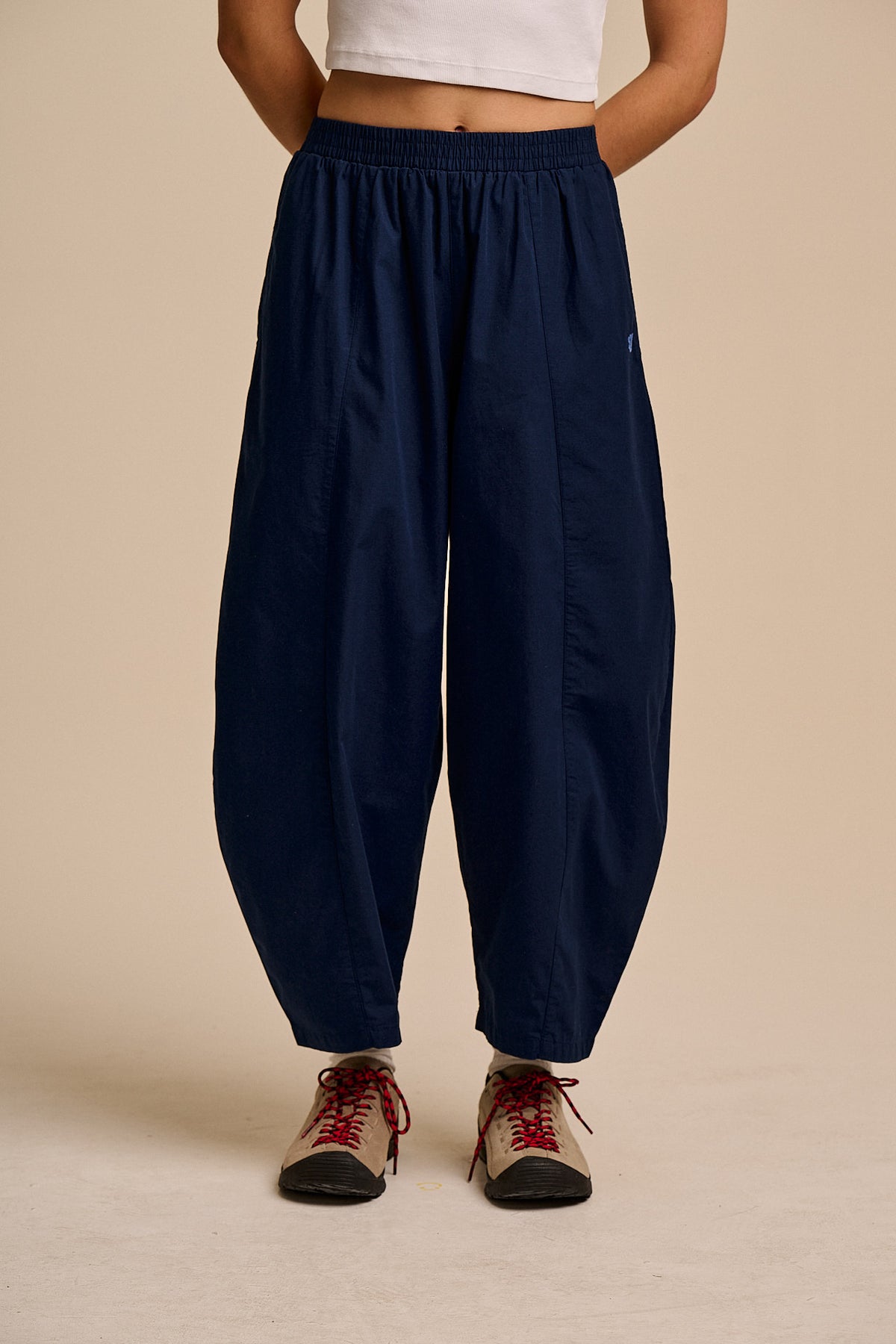 Obregon - Barrel Leg Trousers - Organic Cotton in Navy