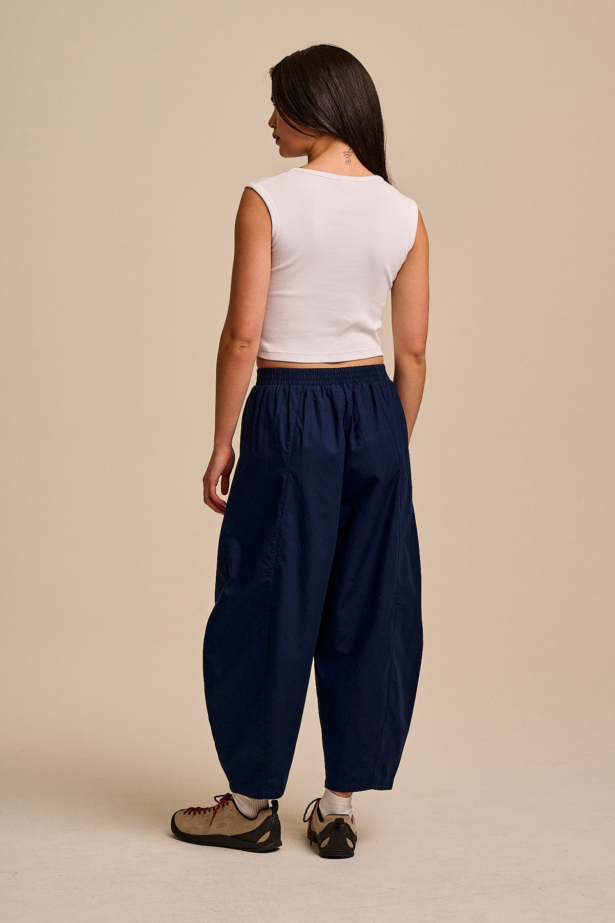Obregon - Barrel Leg Trousers - Organic Cotton in Navy