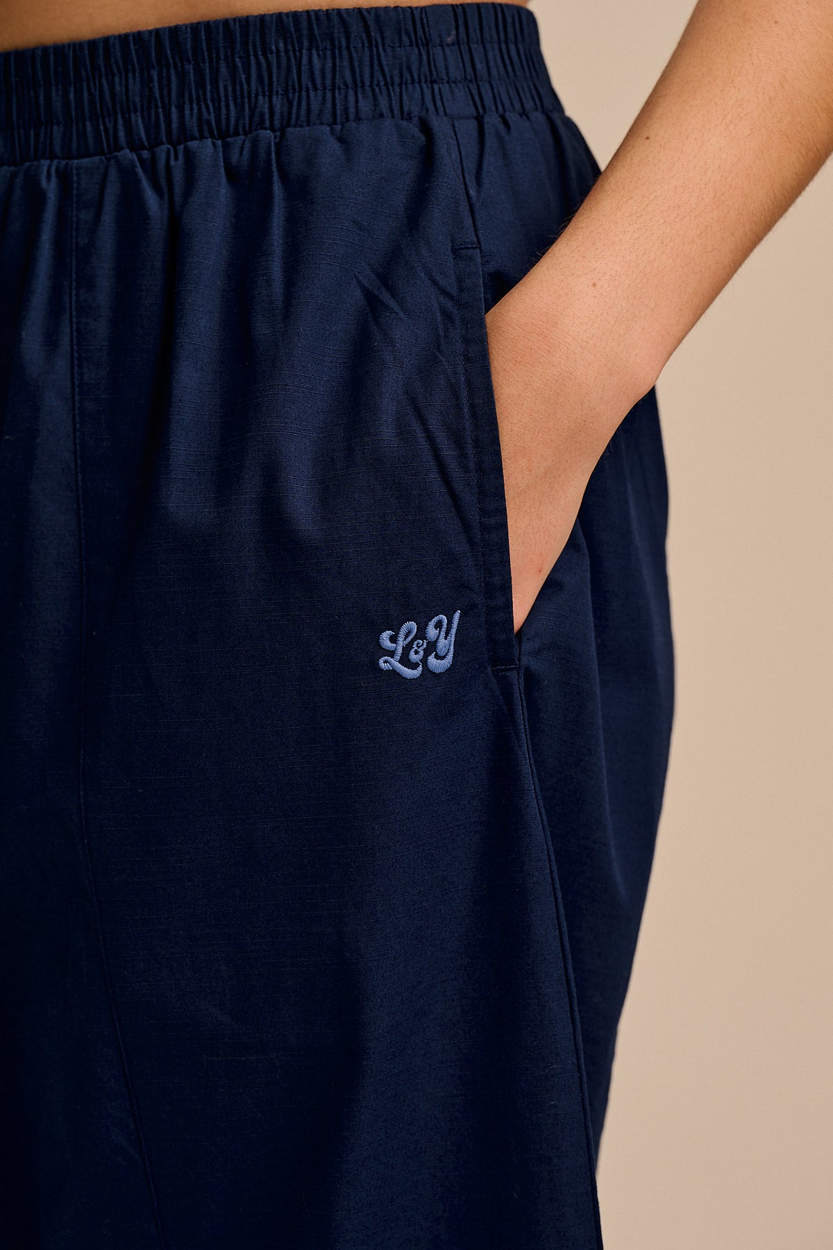 Obregon - Barrel Leg Trousers - Organic Cotton in Navy