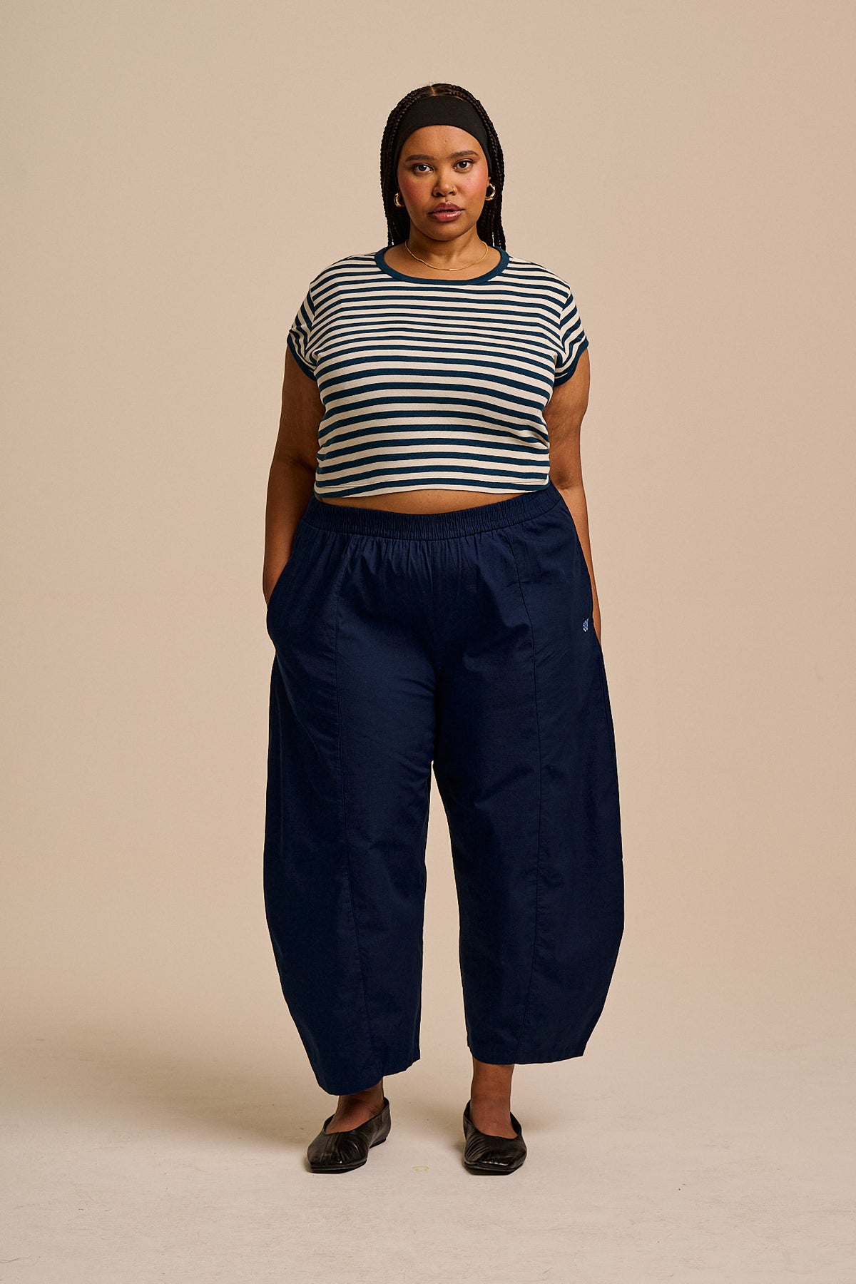 Obregon - Barrel Leg Trousers - Organic Cotton in Navy