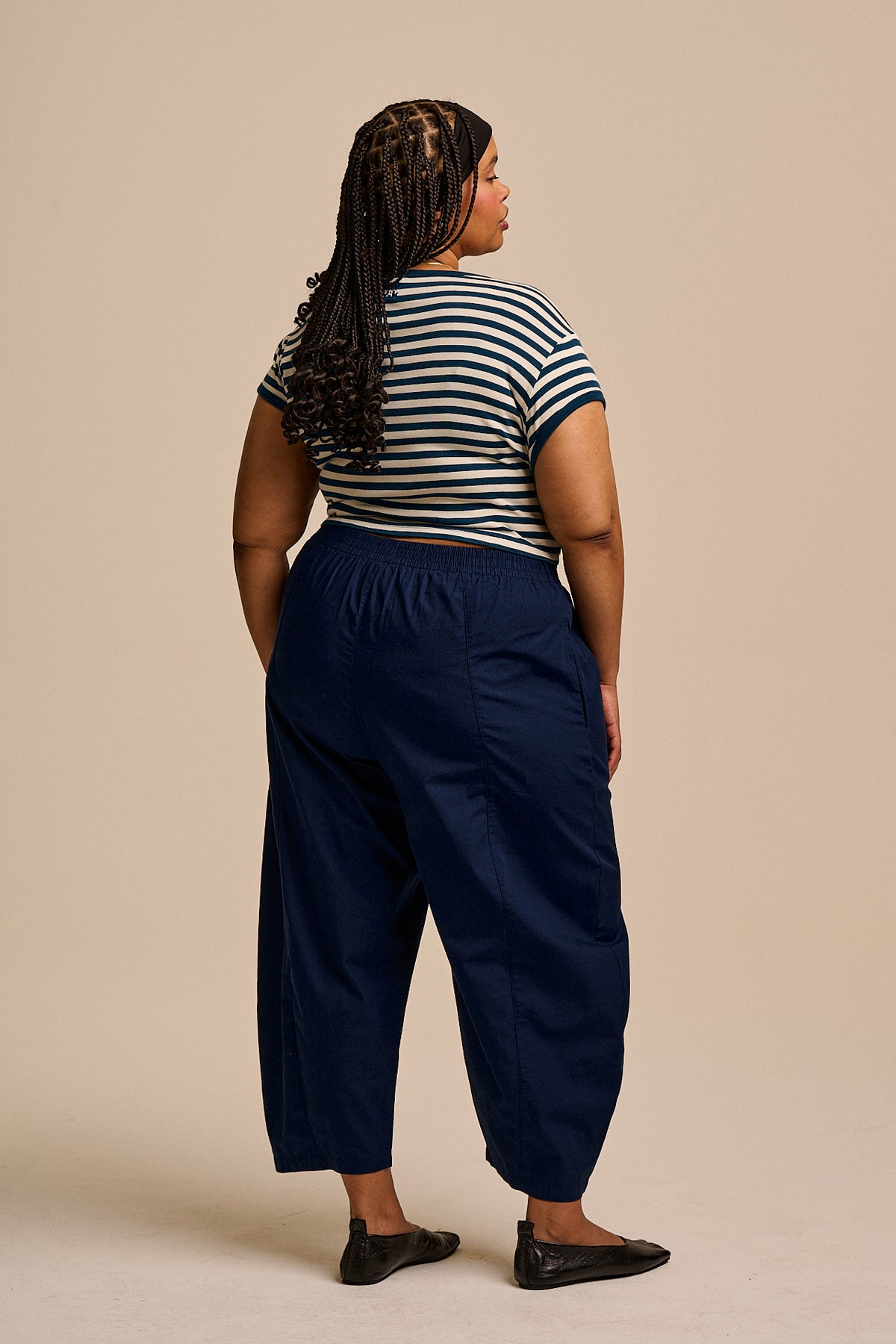 Obregon - Barrel Leg Trousers - Organic Cotton in Navy