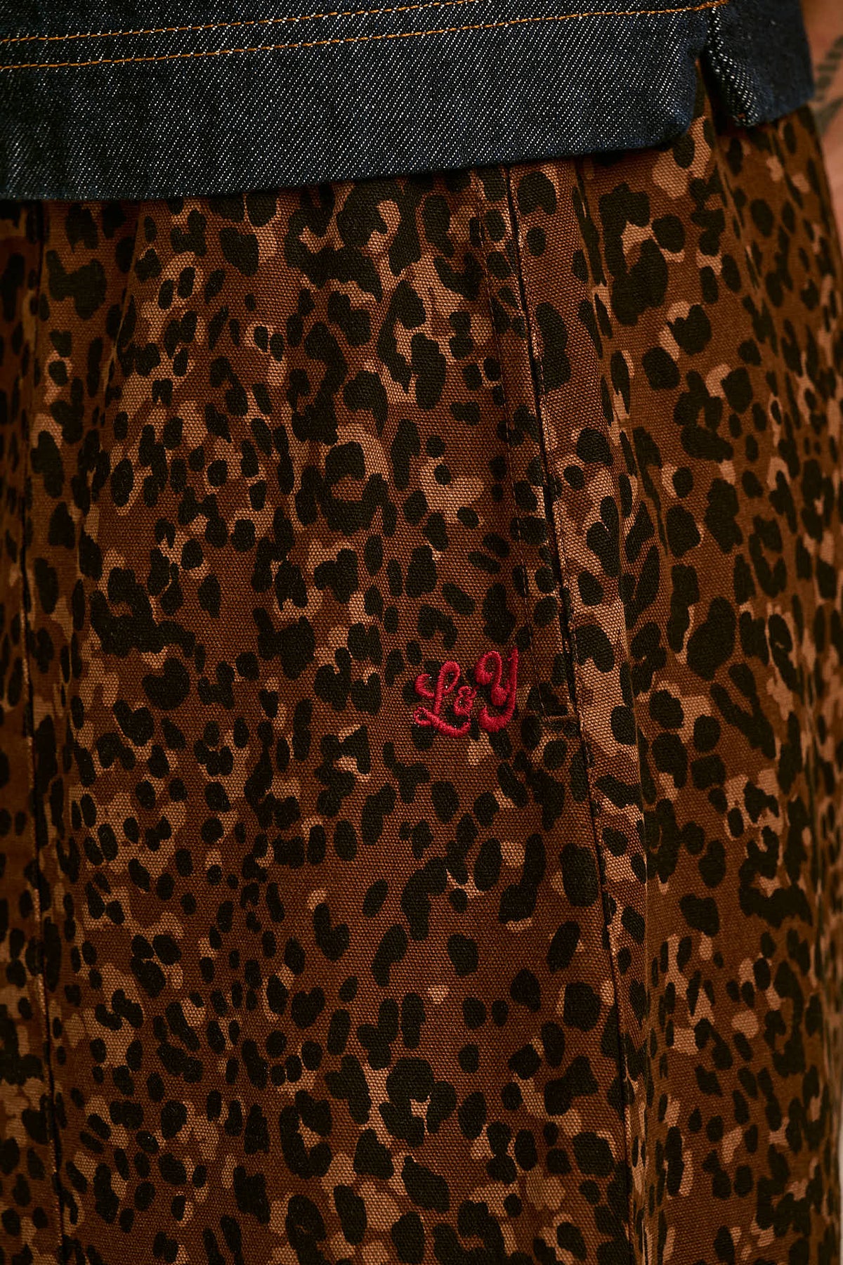 Obregon - Barrel Leg Trousers Organic Cotton in Animal Print