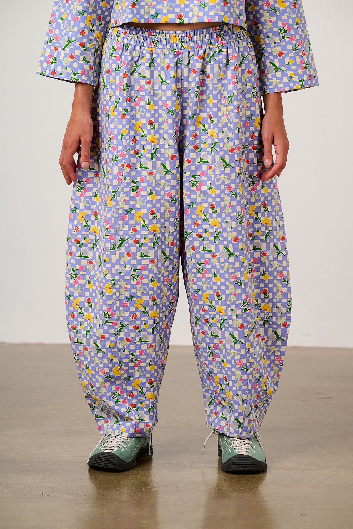Obregon - Barrel Leg Trousers Organic Cotton in Ditsy Checkerboard Floral