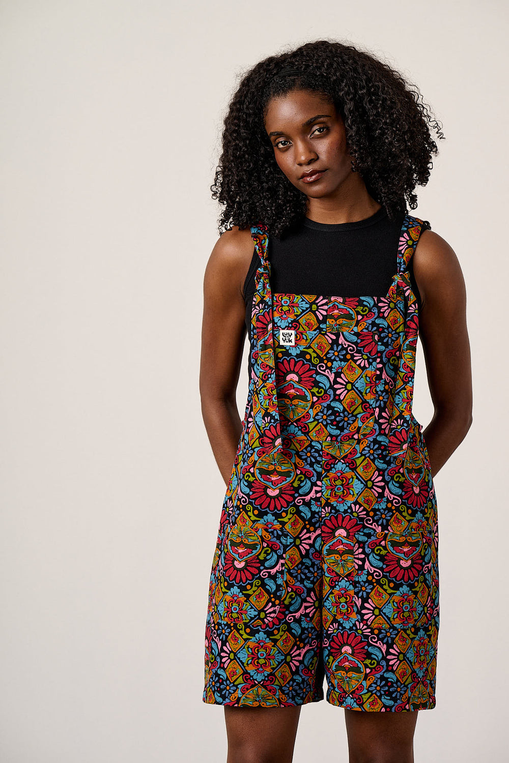 Original - Mid-Thigh Dungaree Shorts Organic Cotton Matty in Artisan Print