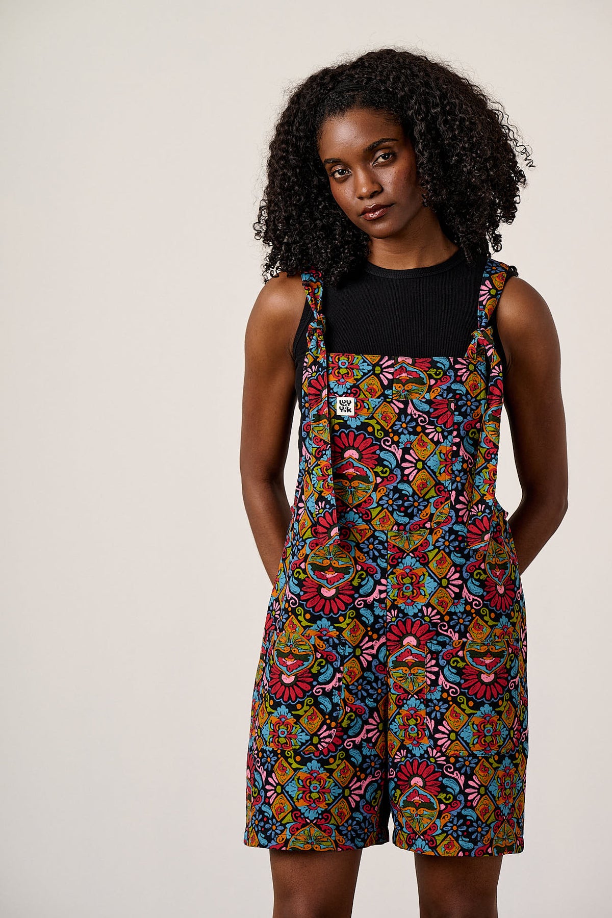 Original - Mid-Thigh Dungaree Shorts Organic Cotton Matty in Artisan Print