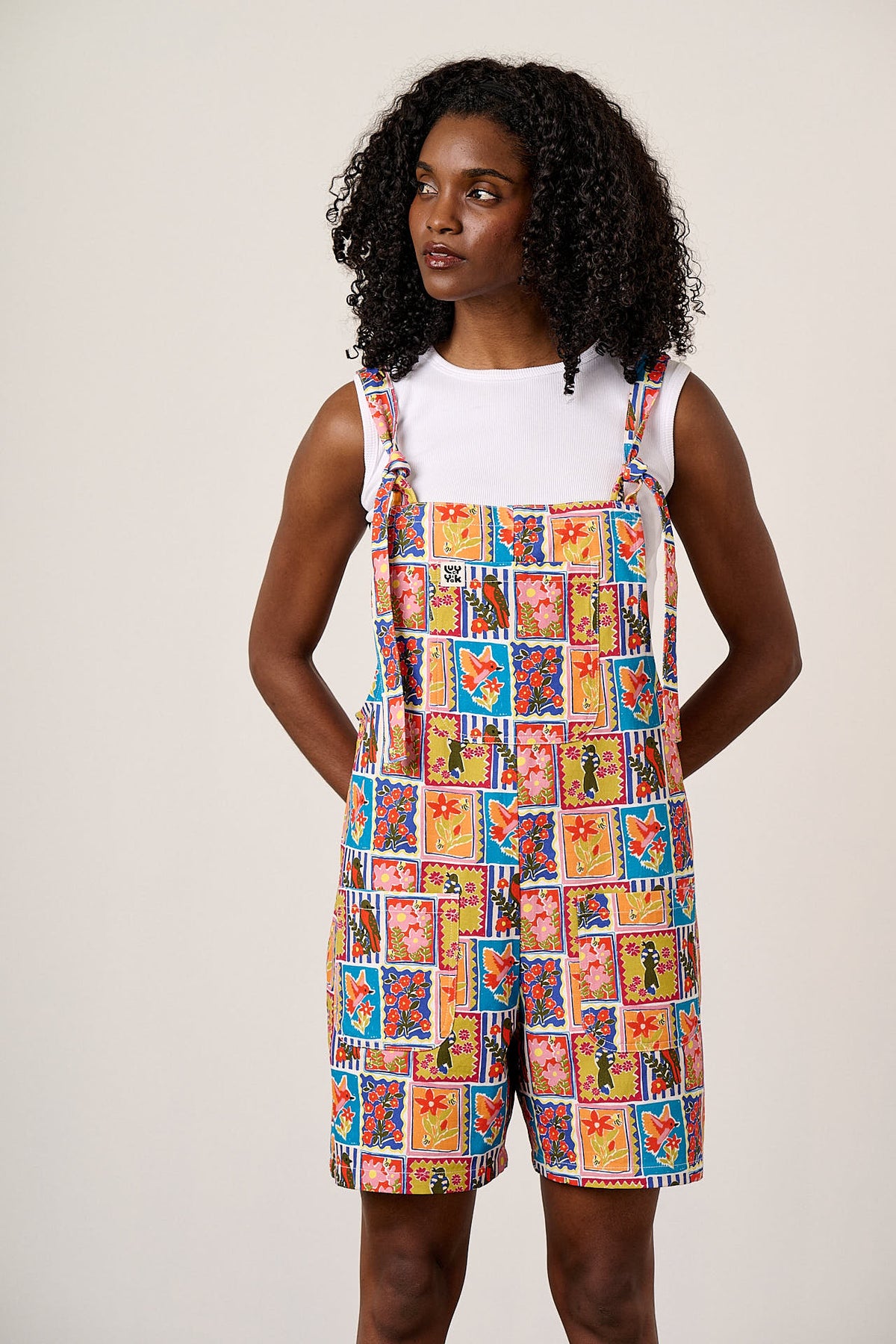 Original - Mid-Thigh Dungaree Shorts Organic Cotton Matty in Birds & Flowers Square Tile