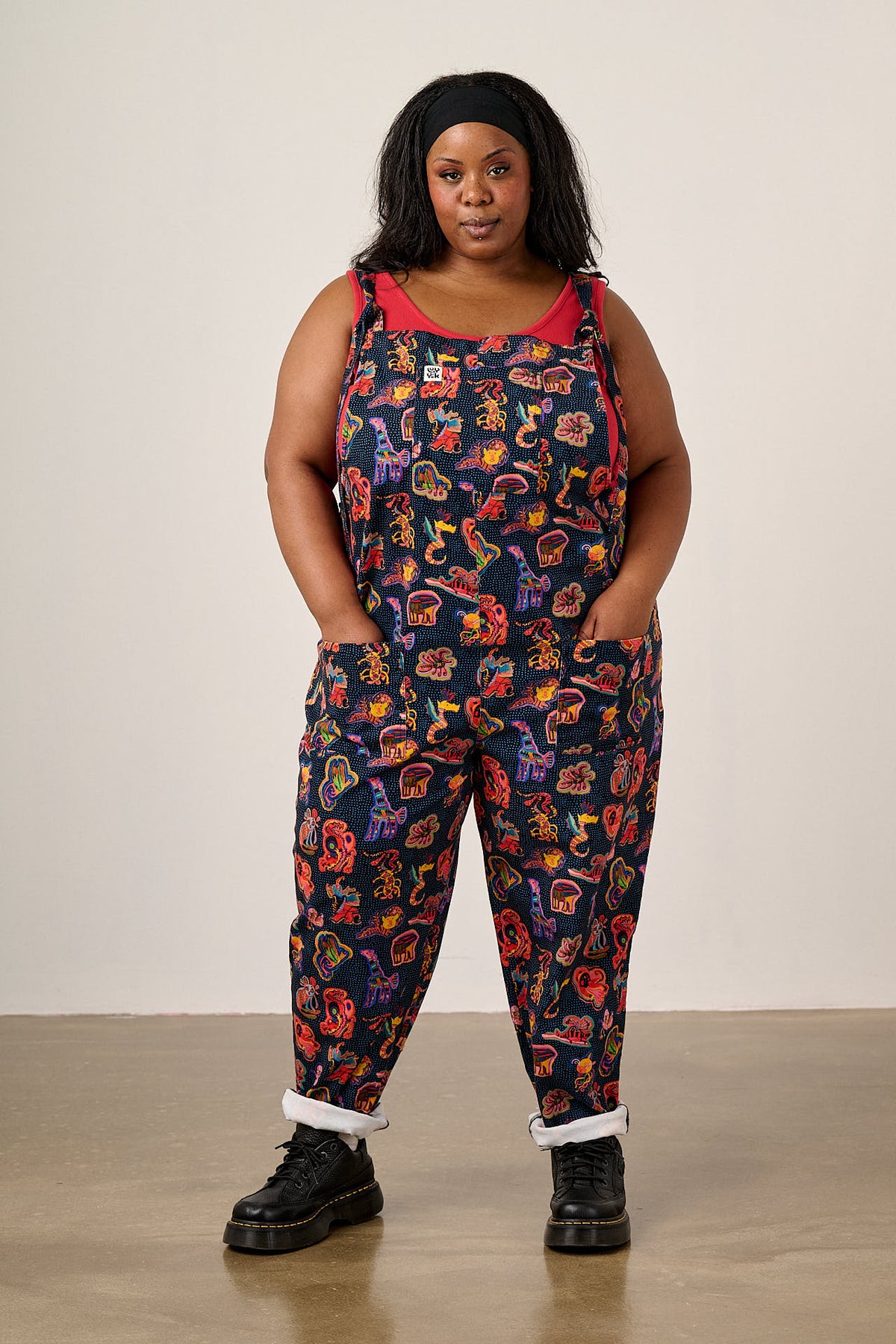 L.E Original - Straight Leg Dungarees Organic Cotton in Black Arthouse & Yak