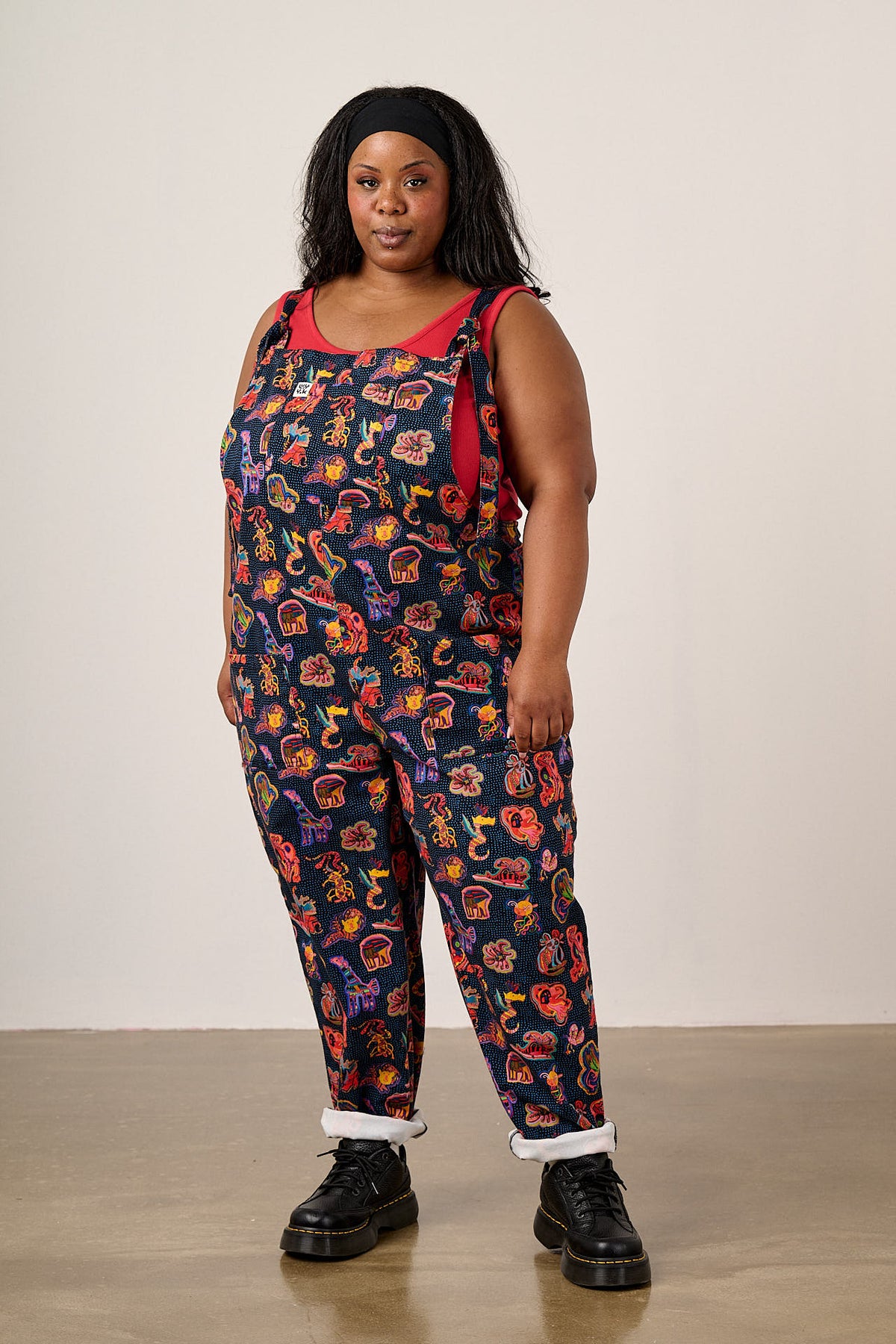 L.E Original - Straight Leg Dungarees Organic Cotton in Black Arthouse & Yak