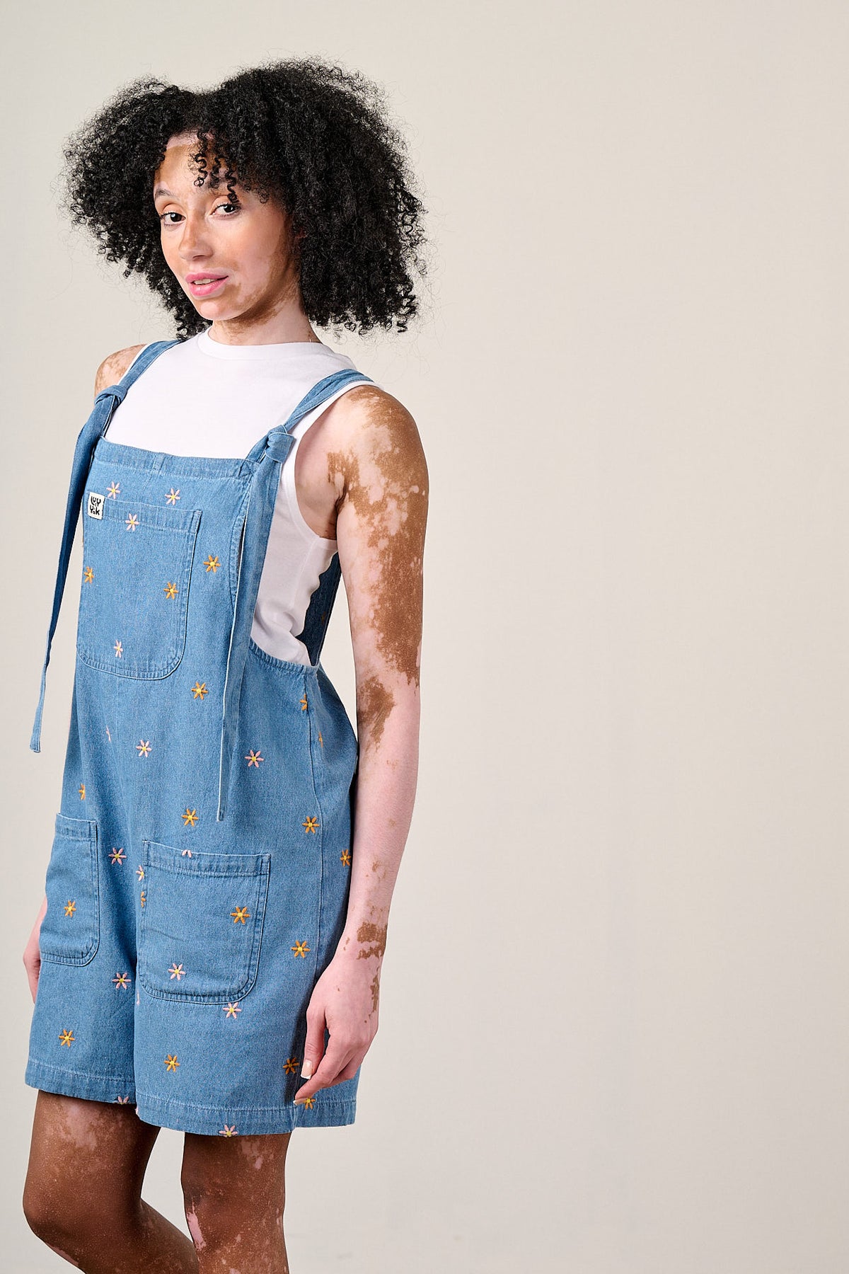 IMPERFECT Original Shorts - Cotton Dungarees Shorts in Light Blue with Floral Embroidery