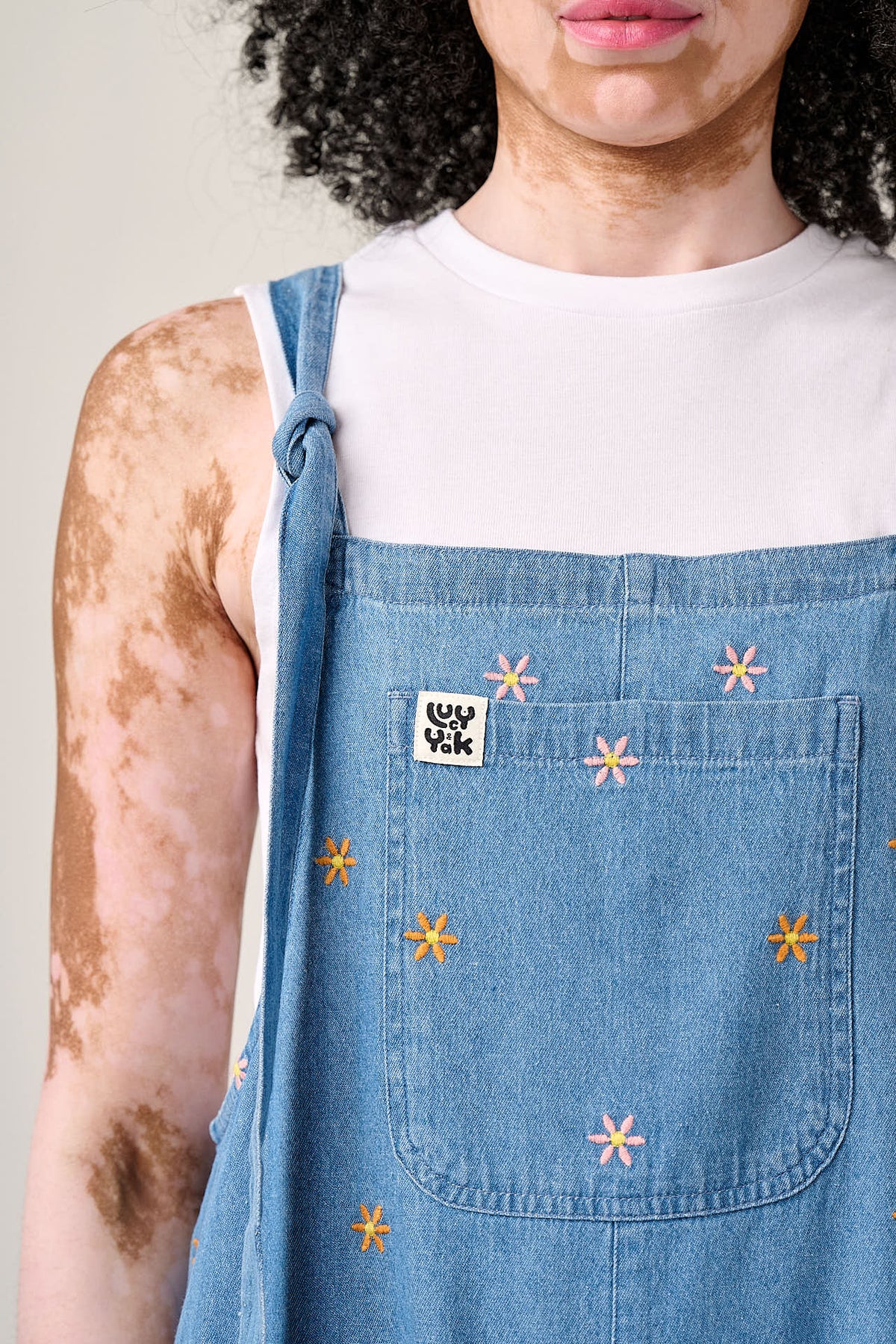 IMPERFECT Original Shorts - Cotton Dungarees Shorts in Light Blue with Floral Embroidery