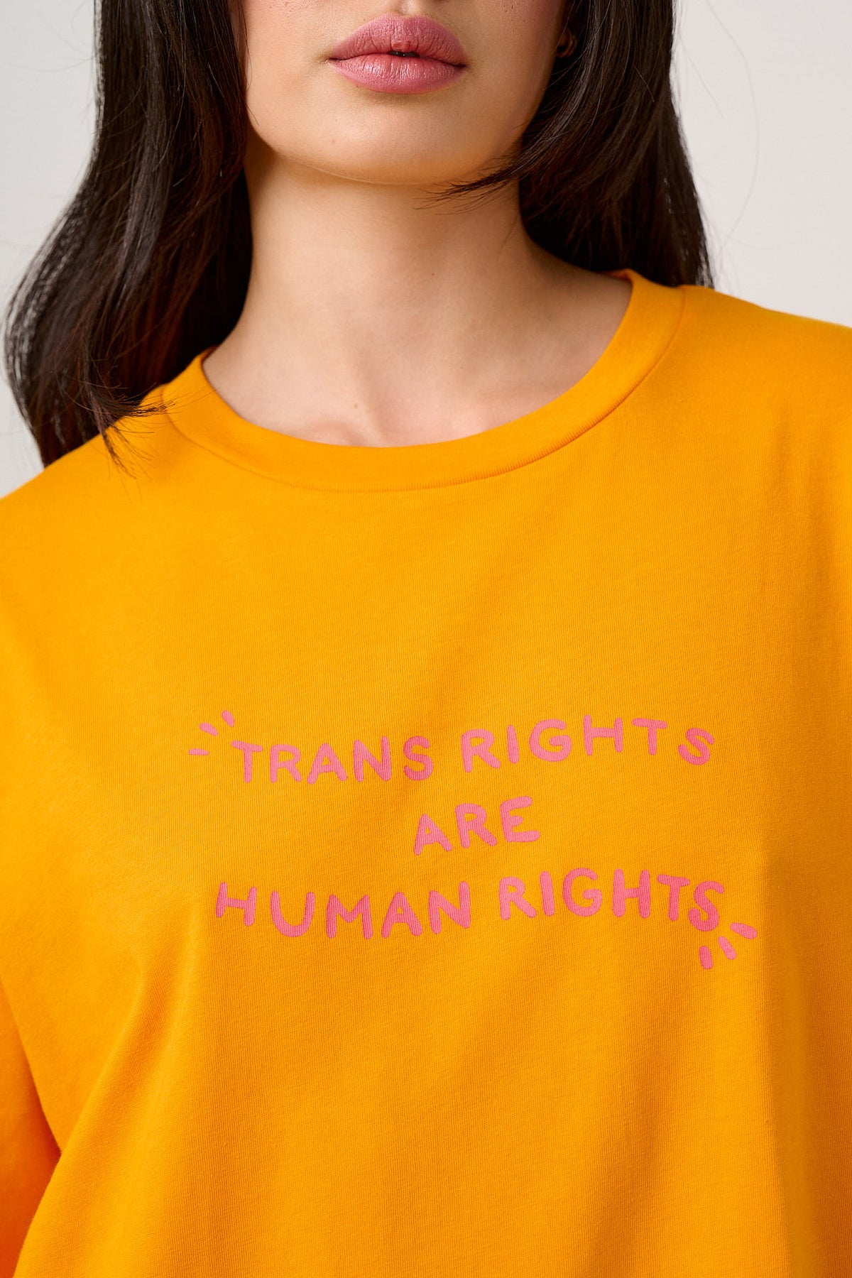 Bee Illustrates Pride 2026 Benny - Oversized T-Shirt Organic Cotton in Orange