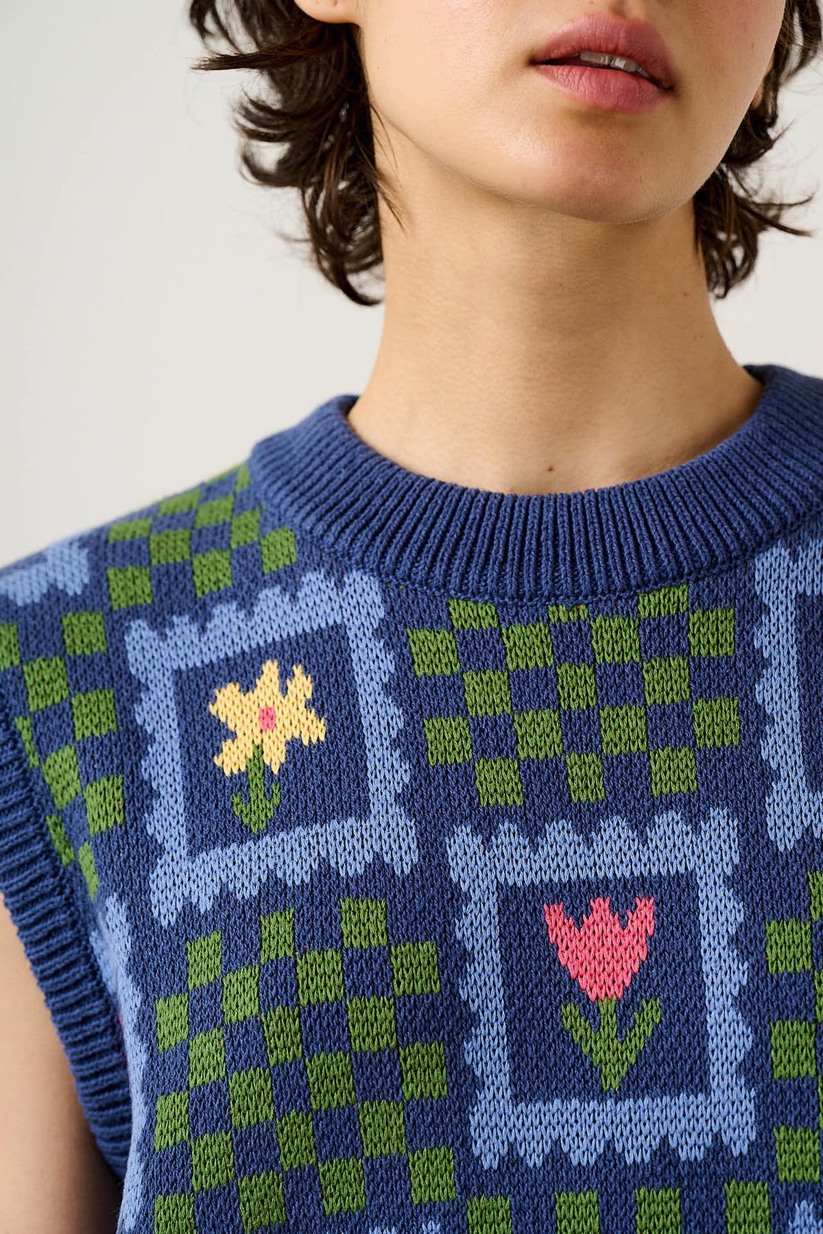 Saffle - Knitted Vest Organic Cotton in Tulip Checkerboard