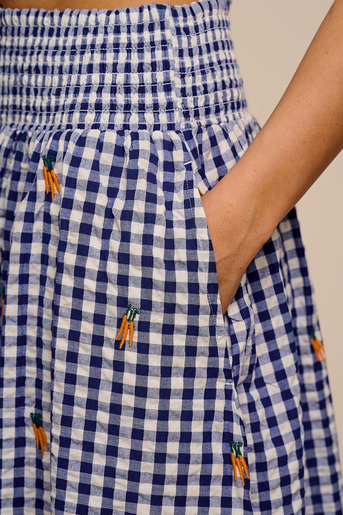 Sofiya - Midi Skirt in Gingham Carrot Embroidery