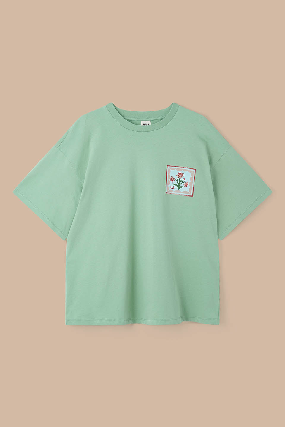 Benny - Oversized T-Shirt - Organic Cotton in Green Walled Blooms