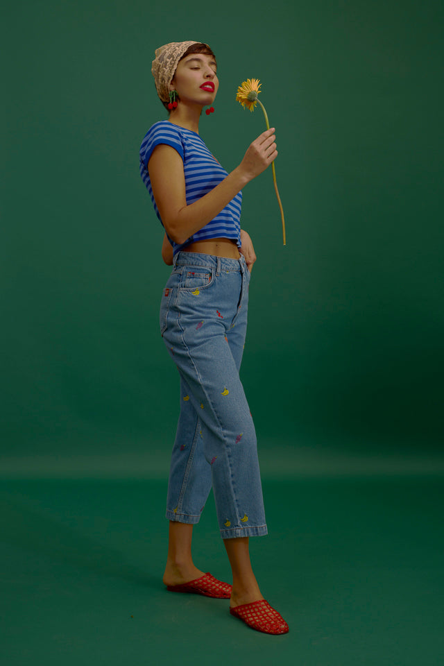 Drew - Cropped Straight Leg Trousers Organic Cotton Denim in Light Wash Veg Embroidery