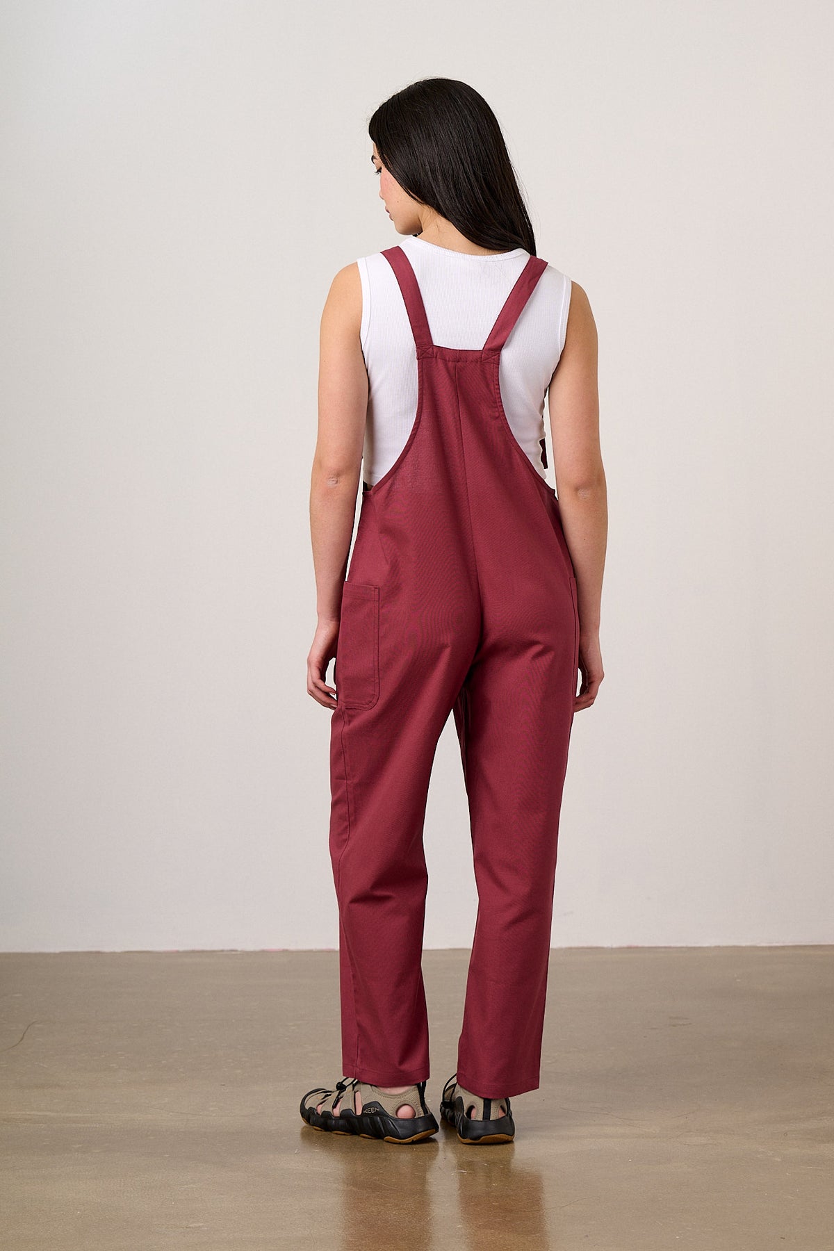 Una - Cropped Straight Leg Dungarees Organic Cotton in Burgundy