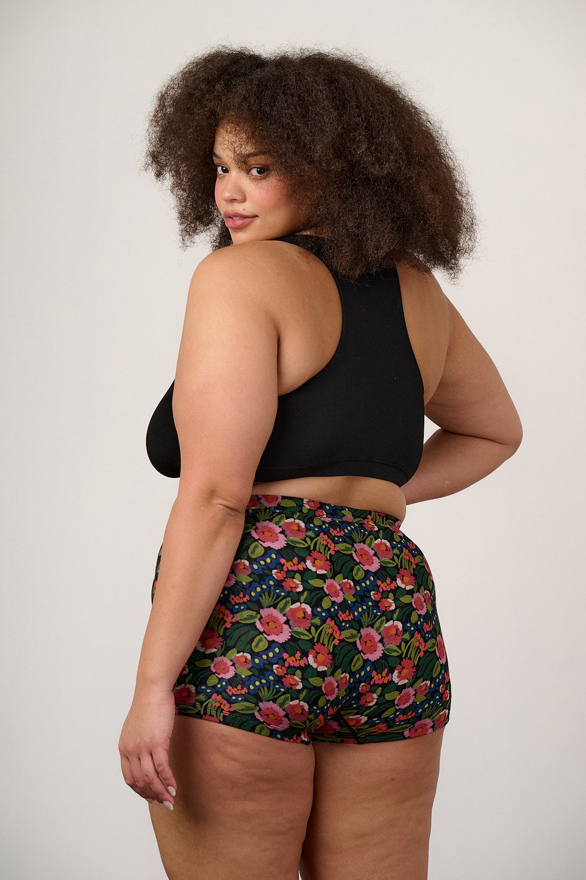 Emil - Crop Top Viscose in Black