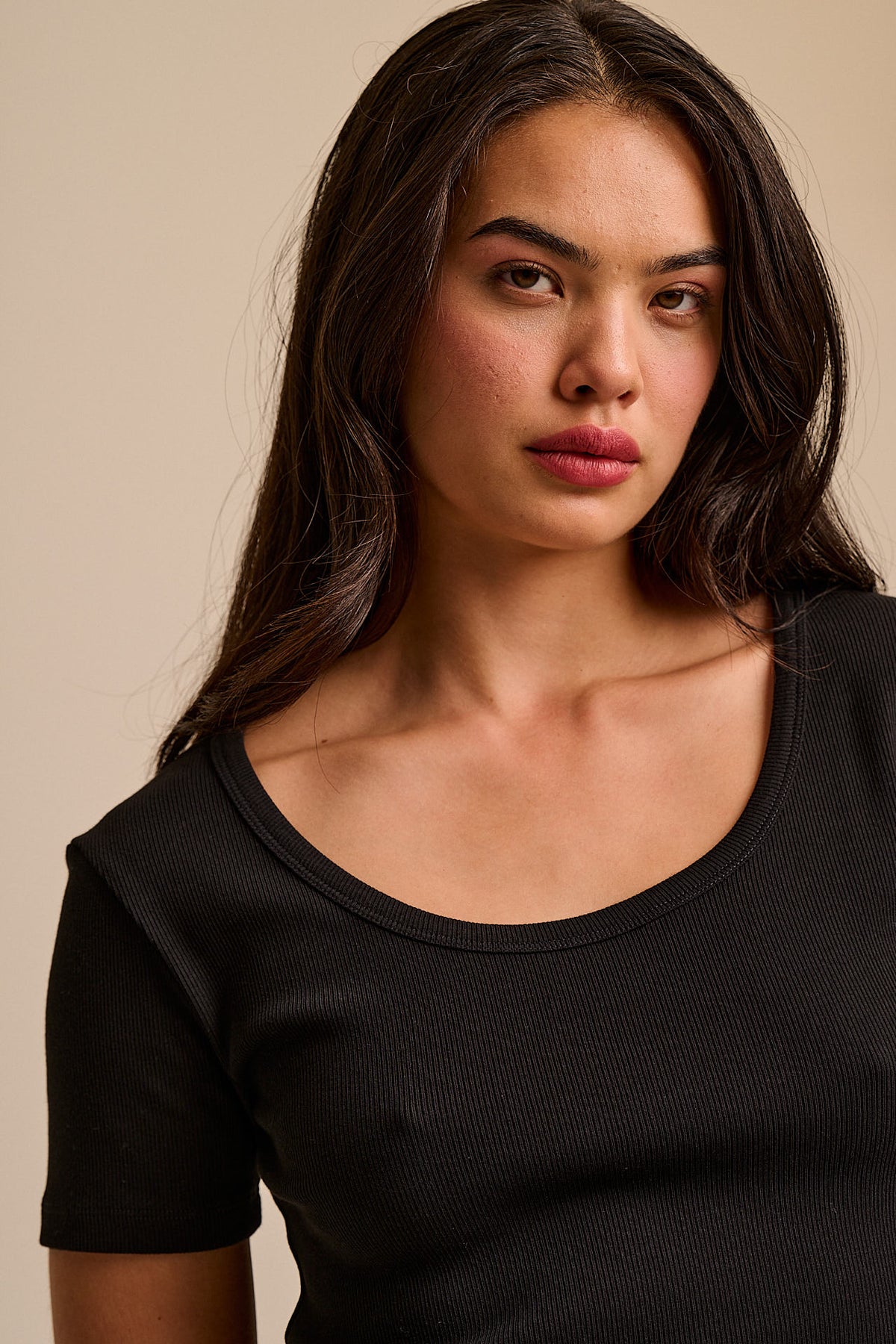 Vita - Scoop Neck T-Shirt Organic Cotton in Black
