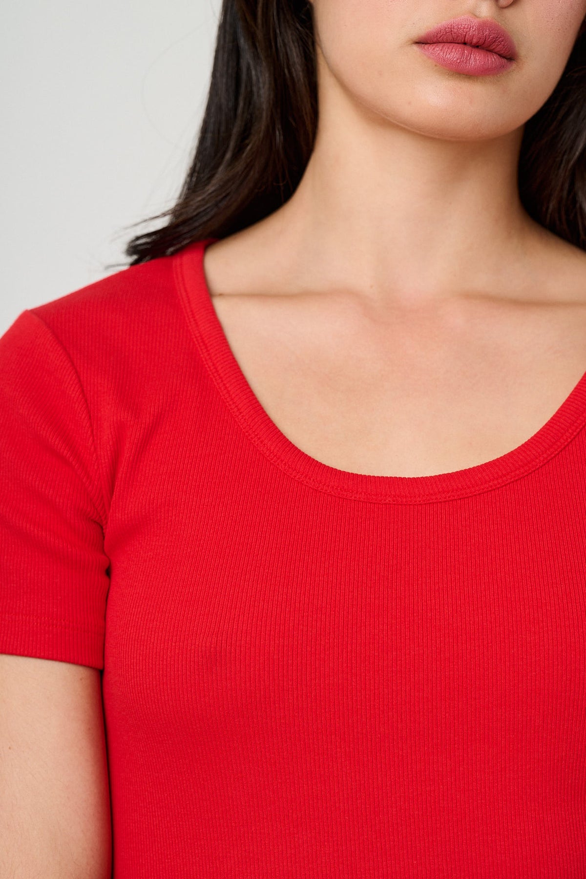 Vita - Scoop Neck T-Shirt Organic Cotton in Red