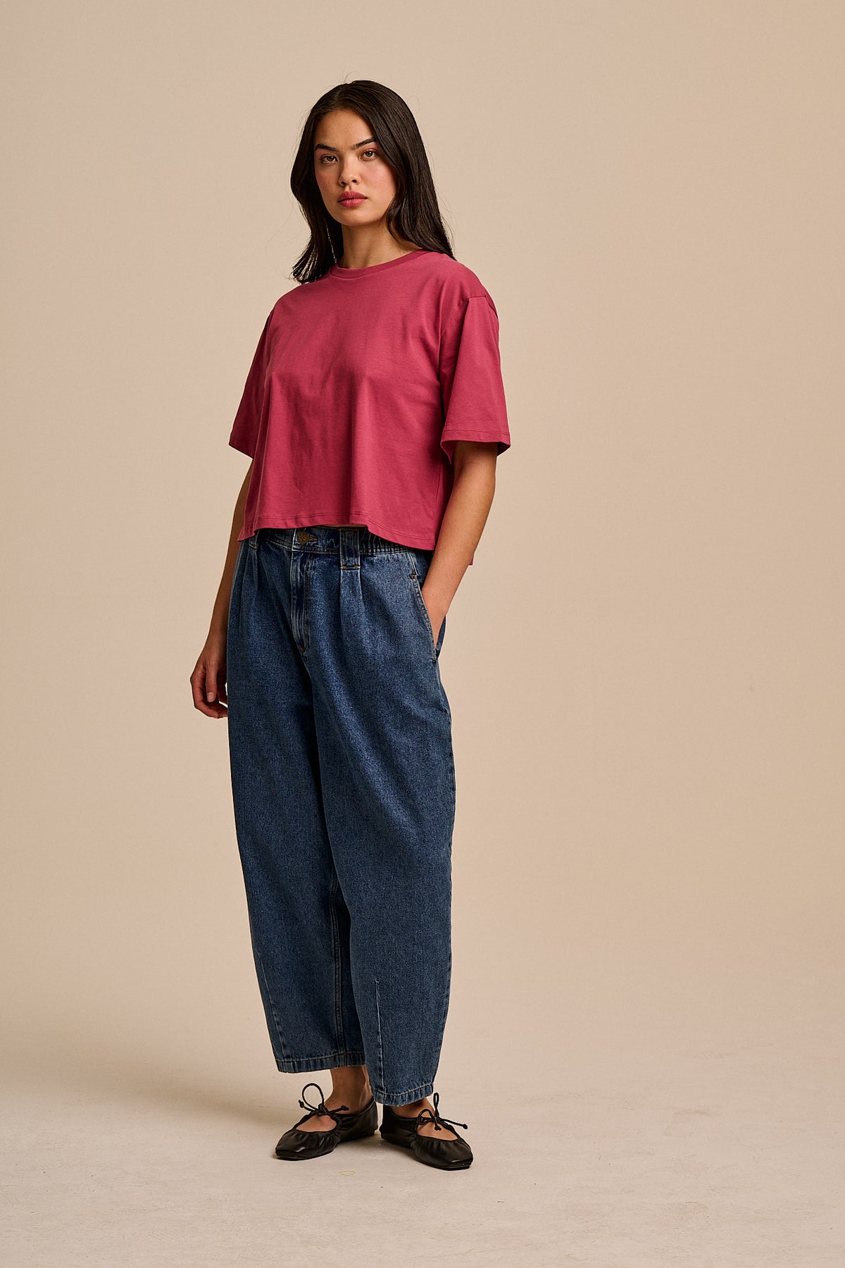 Zayla - Cropped Boxy T-Shirt - Cotton in Maroon