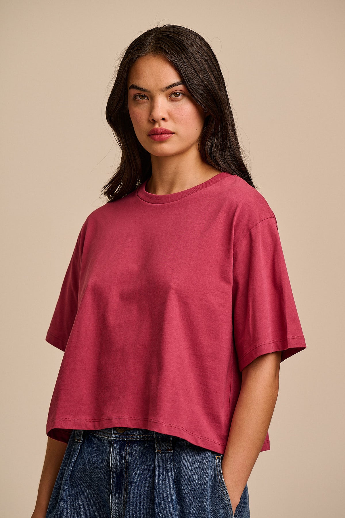 Zayla - Cropped Boxy T-Shirt - Cotton in Maroon