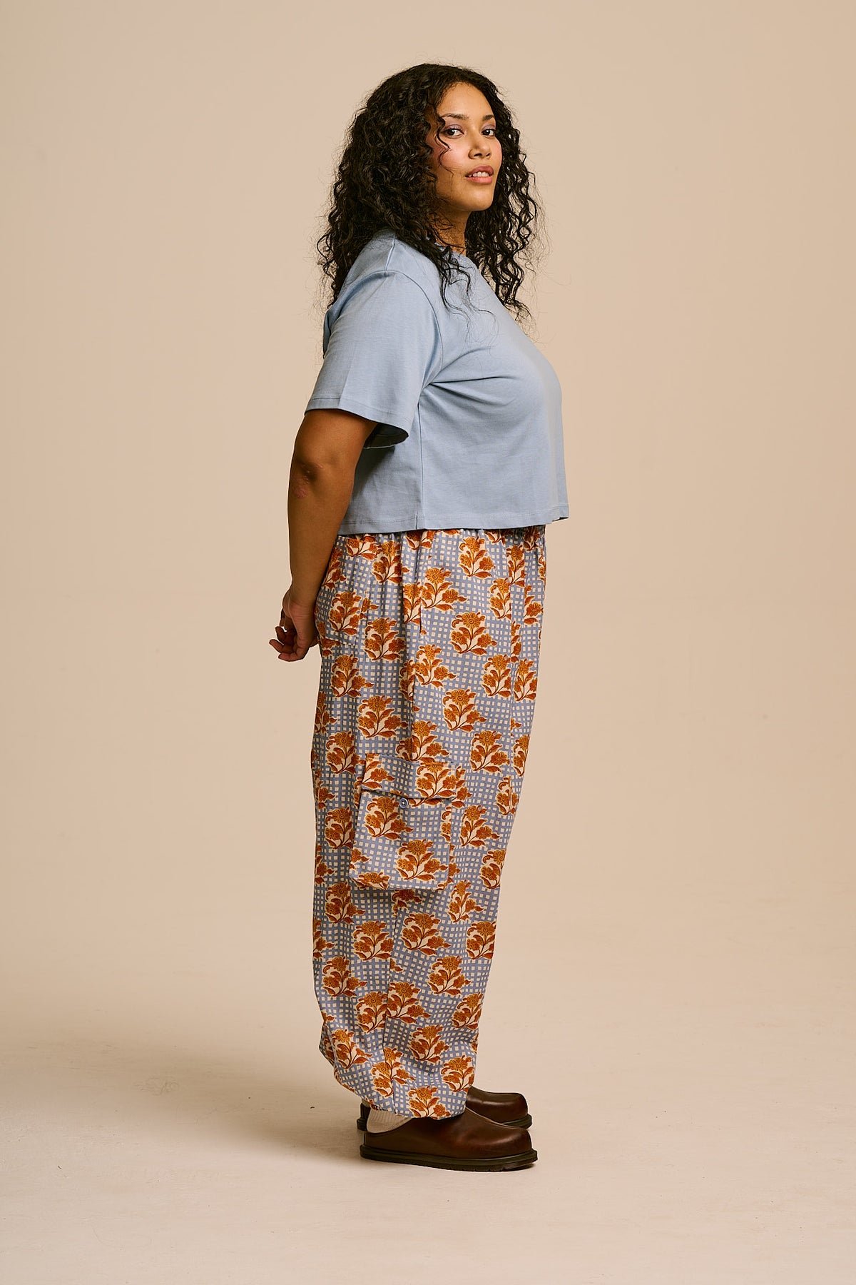 Zayla - Cropped Boxy T-Shirt Organic Cotton in Dusky Blue