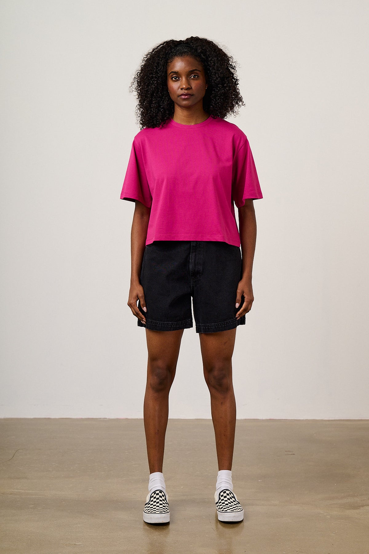 Zayla - Cropped Boxy T-Shirt Cotton in Festive Fuchsia